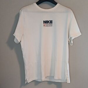 Nike White Short Sleeve Tee